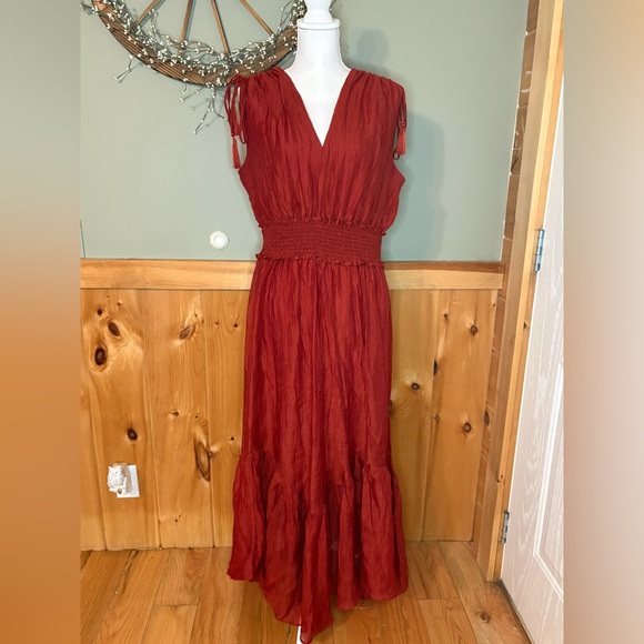Taylor Dresses & Skirts - Taylor V-Neck decorated sleeves Maxi Dress size L